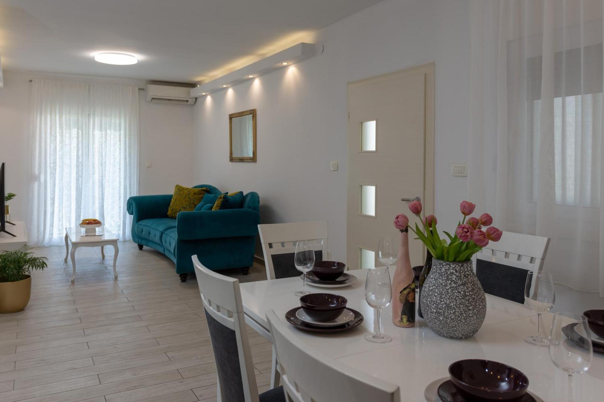 La Vedena Apartment *